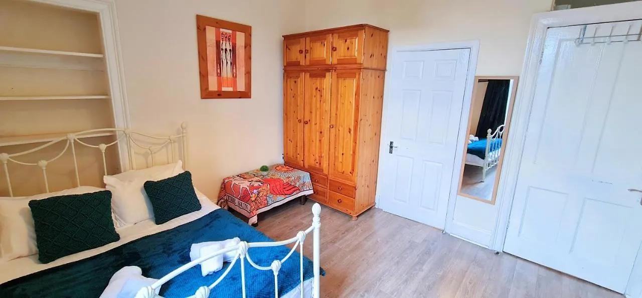 Konukevi Spacious Ensuite Rooms In Edinburgh City Centre - Five Star Amenities - Excellent Location Birleşik Krallık
